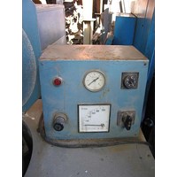 Machine à couler par centrifugation pour bijouterie et petites pièces